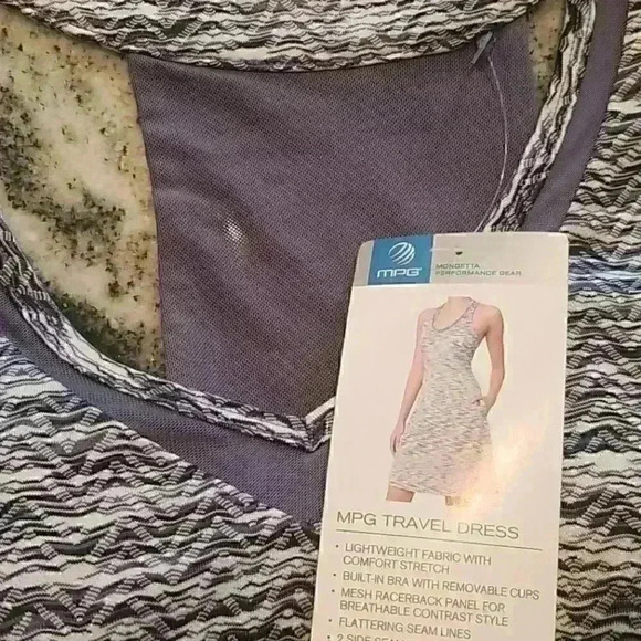 TRAVEL DRESS SIZE MEDIUM - Picture 7 of 10